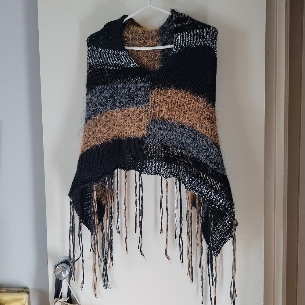SUSS California Mixed Knits Poncho
